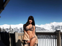 В тонком кружевном белье растопила снега звезда Playboy из Ростова 