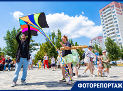«Парад воздушных змеев»: яркий фоторепортаж с фестиваля в честь Дня семьи 