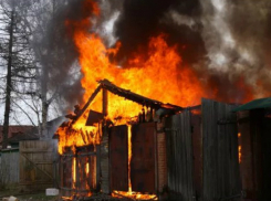 Мужчина сгорел заживо во время празднования Рождества в частном секторе Ростова