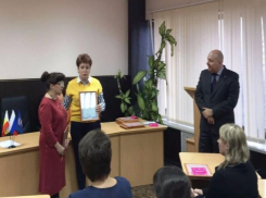 Ростовчанкам вручили сертификаты на региональный материнский капитал