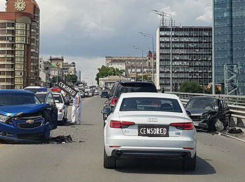 Ехавший на свадьбу автомобиль попал в лобовое ДТП в Ростове