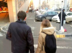 В Ростове влюбленные приковали себя друг к другу наручниками