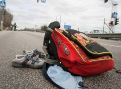 Самостоятельно добираться со сломанной ногой в больницу пришлось сбитому машиной подростку под Ростовом