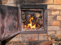Обжег ягодицы при пожаре в собственном доме неудачливый житель Ростовской области