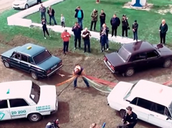 Силача из Ростовской области пытались разорвать на части шестью автомобилями