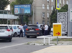 В центре Ростова мужчина устроил стрельбу