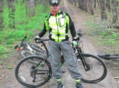 Разрывы селезенки и печени получил велосипедист из-за ямы в Ростове