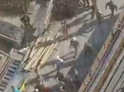 Около 30 человек устроили драку на стройке в Ростове