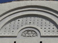 Досадную ошибку на фасаде с полторашками исправил ростовский подрядчик