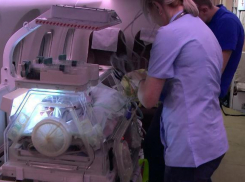 Борт МЧС доставил из Ростова в Москву новорожденного малыша с пороком сердца