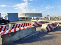 В Ростове перекрыли проезд к «Акватории» на левом берегу Дона