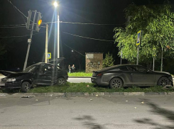 В Ростовской области женщина погибла после того, как ее машину протаранил Bentley