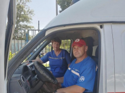 В Ростове врачи приняли роды у женщины прямо в машине скорой помощи