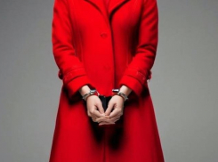 Ростовчанка украла в храме дорогое пальто и банковскую карту 