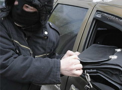 Дерзкое ограбление дочери пресс-секретаря управления занятости совершили двое мужчин в центре Ростова