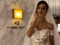 Бывшая жена короля Малайзии Оксана Воеводина вновь примерила свадебное платье