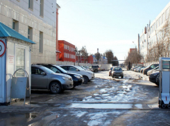 Платные автостоянки возле жилых домов уничтожили в Ростове