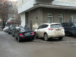 Автохамов на тротуарах хотят штрафовать на «кругленькую» сумму