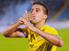 Автор лучшего гола «Ростова» рассказал о русской жене и разных новогодних традициях  