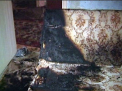 Пенсионеры из Таганрога подожгли диван, после чего один из них умер