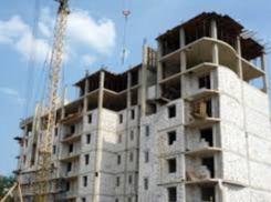 Два незаконно построенных многоквартирных дома обнаружили чиновники в Ростове