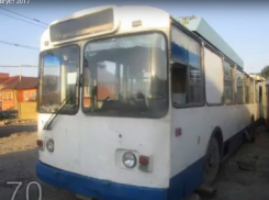 Восстановить нормальную работу троллейбусов призвали активисты на кладбище «рогатых» в Таганроге