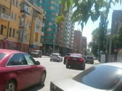 Топ-3 самых наглых способов парковки в центре Ростова записал на видео бдительный ростовчанин