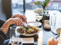 Оборот донского общепита в январе-июне 2024 года сократился более чем на 30%