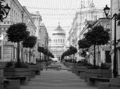 В Ростове-на-Дону заменят плитку на Соборном за 2,4 млн рублей