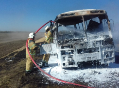 В Ростовской области сгорел пассажирский автобус