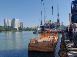 В Ростове-на-Дону спустили на воду причал для «Валдаев» и «Метеоров»