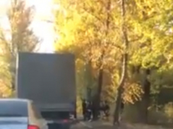 Откачивание пассажира переполненной маршрутки обеспокоенными ростовчанами попало на видео