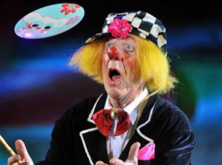 Сделанное за пару часов до смерти фото Олега Попова опубликовала его вдова