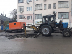 В недельную осаду без воды попали жильцы дома в центре Ростова из-за пробок на дорогах 