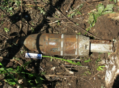 Боевой снаряд обнаружили перепуганные купальщики под мостом в Ростовской области