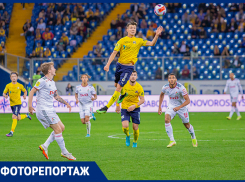 «Карпин вернулся»: фоторепортаж с победного матча ФК «Ростов» — «Локомотив»