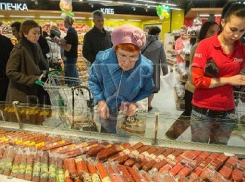 Подорожали колбаса с овощами и подешевели мясо с яйцами: динамика цен в ростовских магазинах