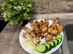 Как пожарить сочный шашлык, не выходя из дома