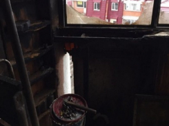 Неудачно запущенная на улице Ростова ракетница вызвала пожар в квартире на 8-м этаже