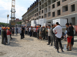На одном из строящихся ЖК в Ростове силовики задержали 47 нелегальных мигрантов