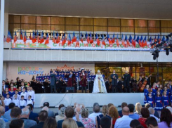 Впервые в Ростове прошло театрализовано-историческое открытие Дня города