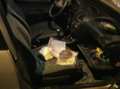 Юная ростовчанка на иномарке стала жертвой дерзкого ограбления в центре города