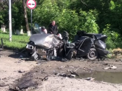 Два человека погибли в массовом ДТП возле Каменоломен в Ростовской области