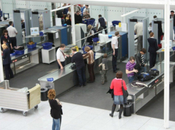 Сотрудник аэропорта Ростова запугал «черным списком» иностранца, чтобы присвоить его охотничий нож