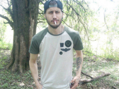 Молодой мужчина с зайчиком Bugs Bunny на запястье пропал по дороге на работу в Ростове