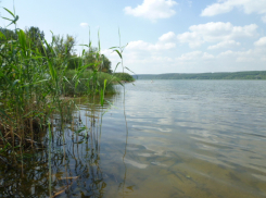 В Ростовской области на дне озера нашли труп 32-летнего мужчины 