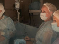 В Ростове врачи удалили опухоль новорожденной, из-за которой не могла дышать 