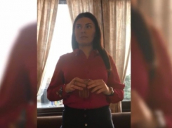 Сотрудница прокуратуры Ростова залпом выпила стакан и стала героиней соцсетей