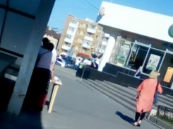 Опасными сигаретами травит «наивных курильщиков» мелкая бизнеследи у автовокзала Ростова