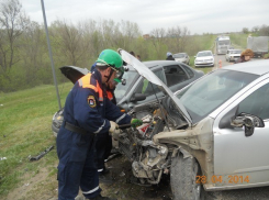 В Ростовской области в тройном ДТП пострадали шесть человек